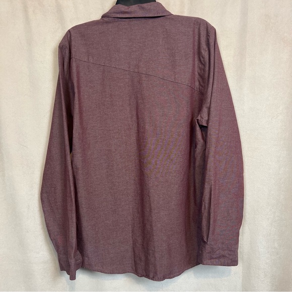 Volcom Men's Medium L Long Sleeve Button Down Shirt Solid Maroon Modern Fit - Picture 2 of 3